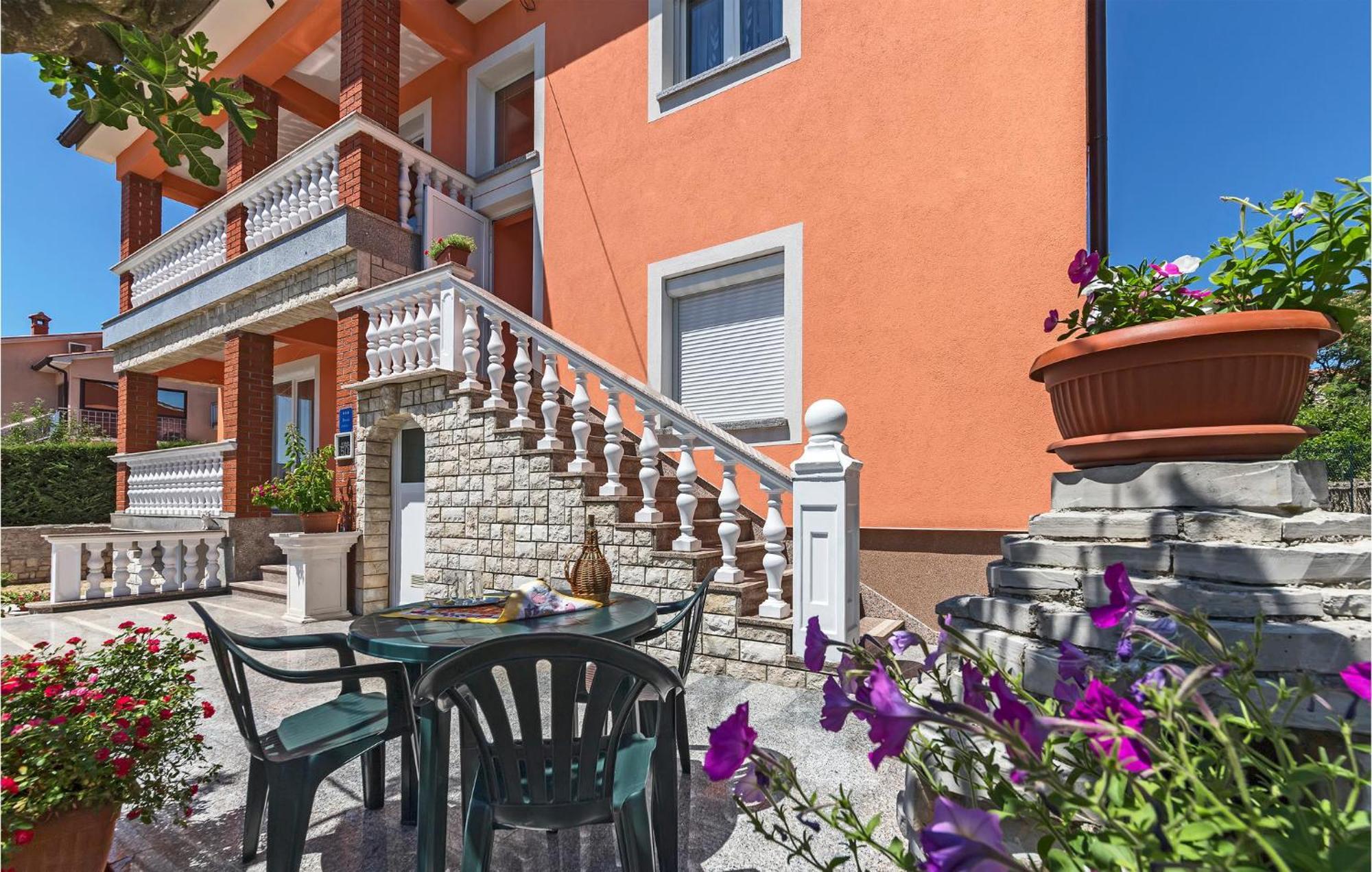 2 Bedroom Lovely Apartment In Labin Labin  Dış mekan fotoğraf